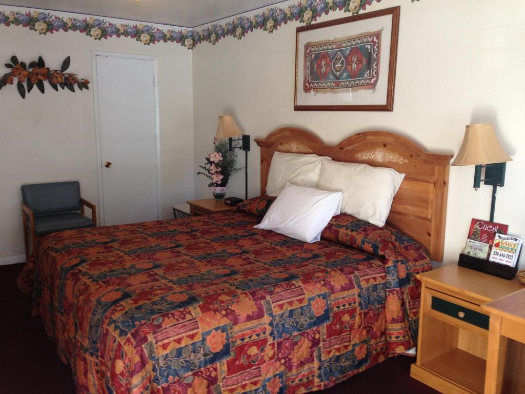 Travelers Inn And Suites South Lake Tahoe Room photo