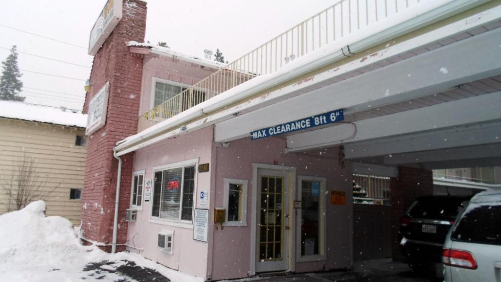 Travelers Inn And Suites South Lake Tahoe Exterior photo